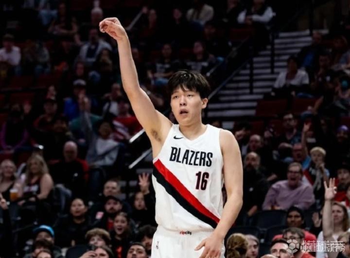 林书豪：杨瀚森应该多去发展联盟打球，给自己成长的空间